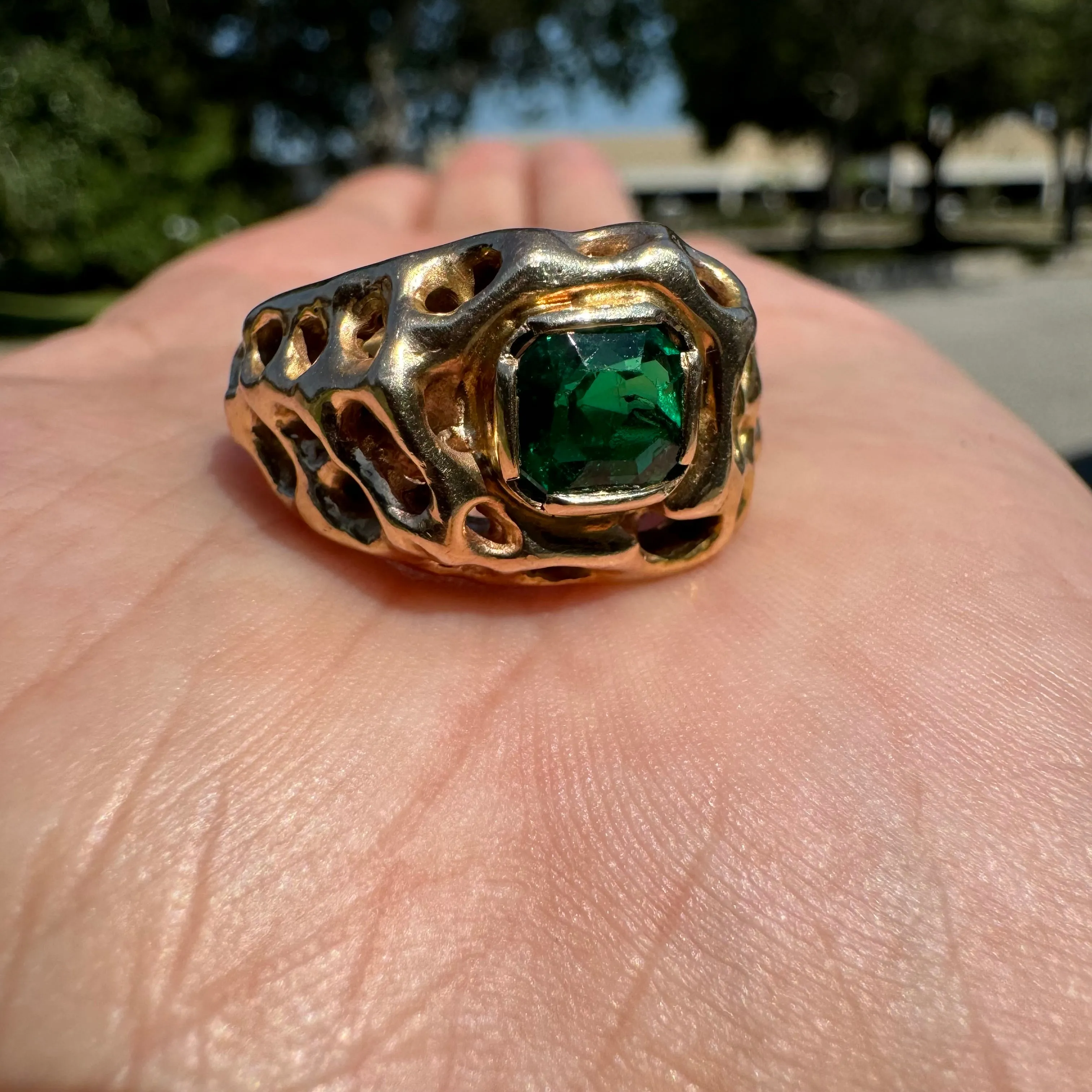 Vintage Solid 14k Yellow Gold Custom 1.0ct Emerald Heavyweight Honeycomb Brutalist Ring (10)
