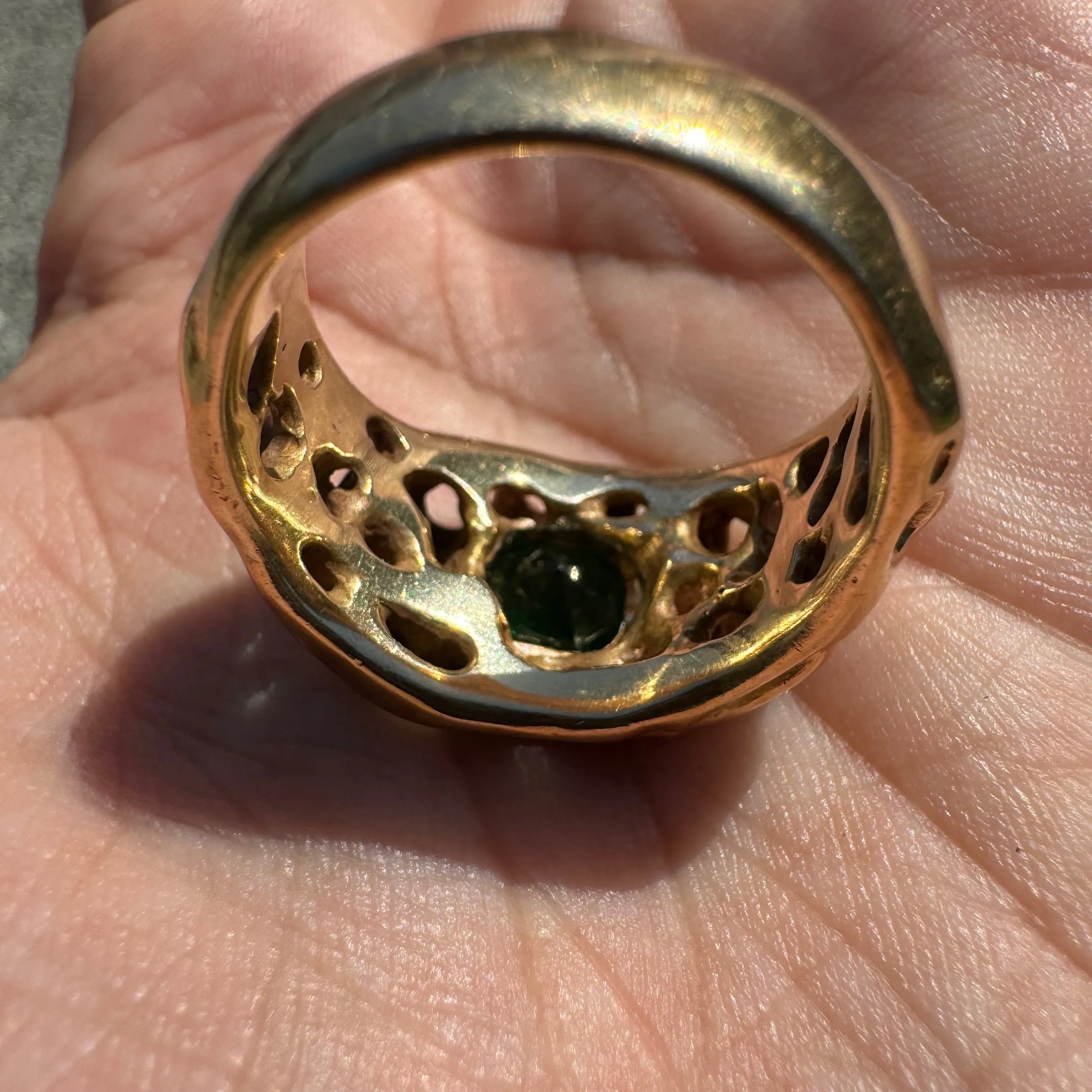 Vintage Solid 14k Yellow Gold Custom 1.0ct Emerald Heavyweight Honeycomb Brutalist Ring (10)
