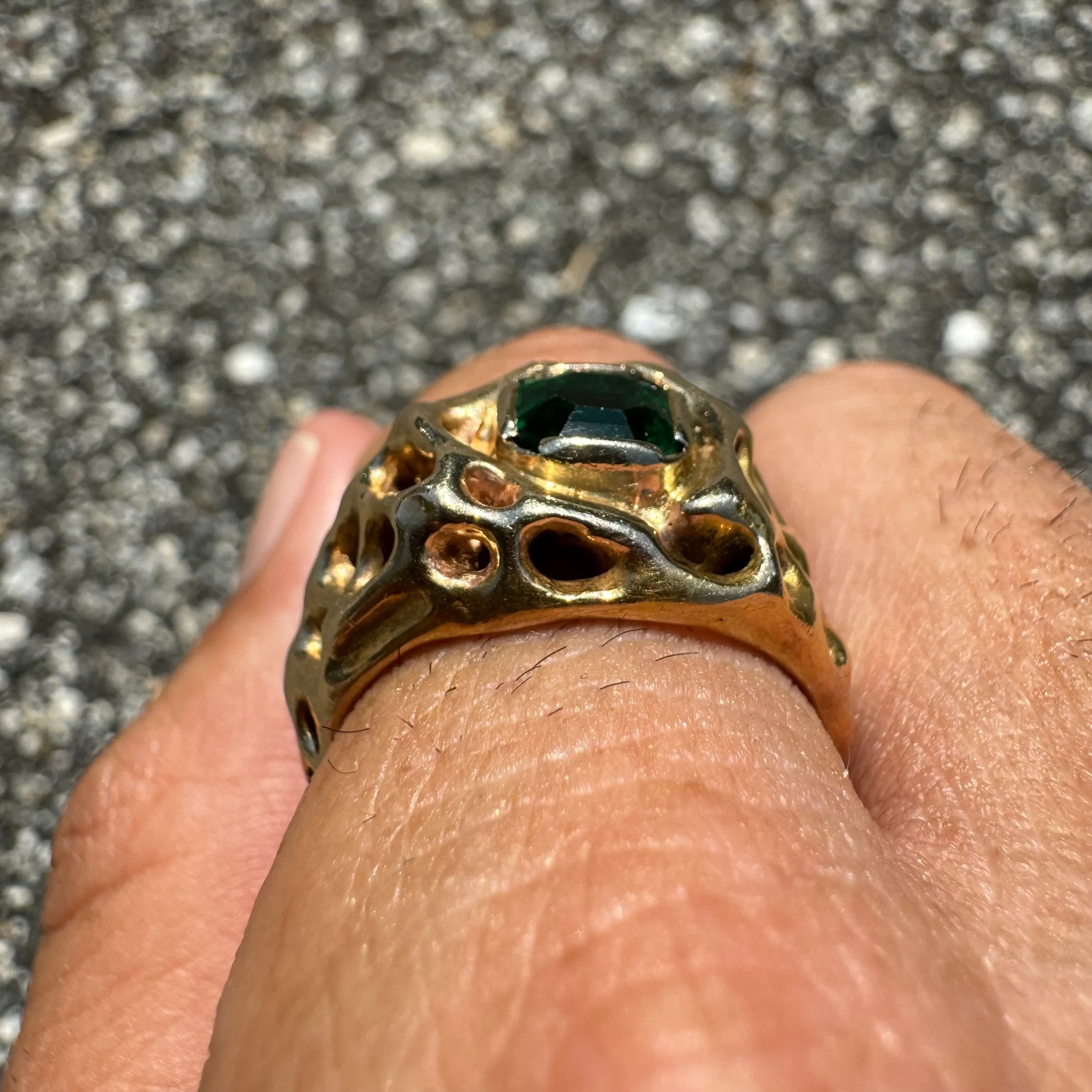 Vintage Solid 14k Yellow Gold Custom 1.0ct Emerald Heavyweight Honeycomb Brutalist Ring (10)