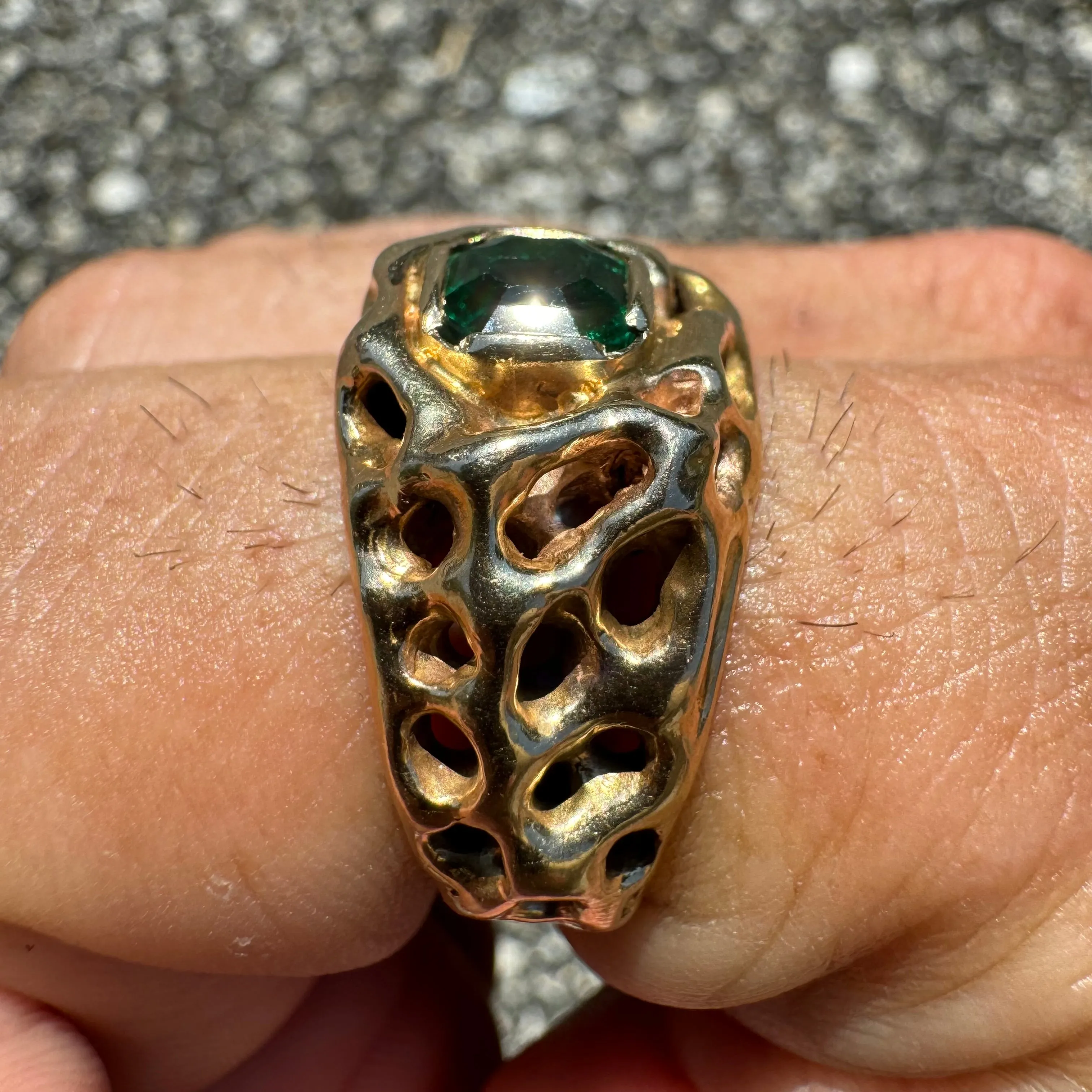 Vintage Solid 14k Yellow Gold Custom 1.0ct Emerald Heavyweight Honeycomb Brutalist Ring (10)